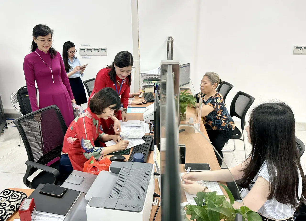 Ngày đầu vận hành chính quyền 2 cấp tại Hà Nội: Bảo đảm bộ máy mới vận hành thông suốt