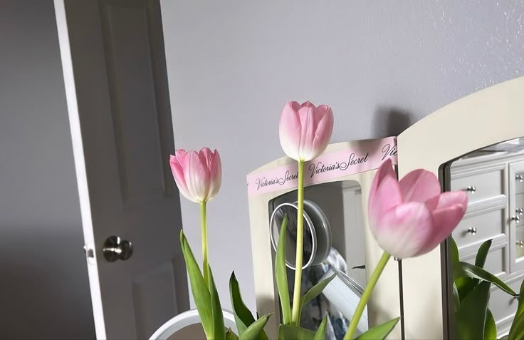 Tử vi vòng quay công nghệ ngày 19/4/2026: Tuổi Dậu làm ăn có lộc, tuổi Sửu dễ có trục trặc