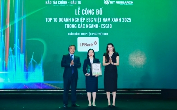 LPBank giành "cú đúp" ESG danh giá: Khẳng định vị thế tài chính bền vững