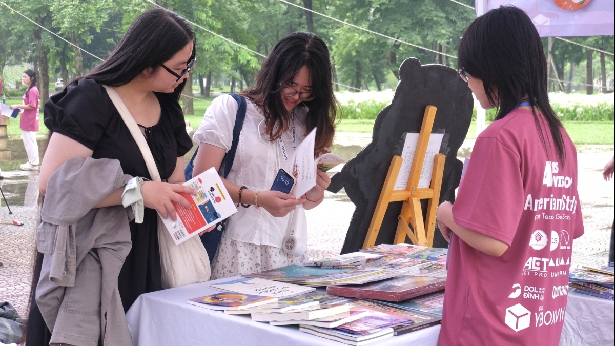 Hành trình khám phá Thị trấn Bohemian trong lòng núi lửa đầy đặc sắc cùng The Hidden Book 2025