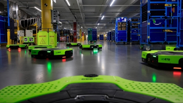 Đội quân robot của Amazon chạm mốc 1 triệu, hiệu suất kho hàng tăng thêm 10%