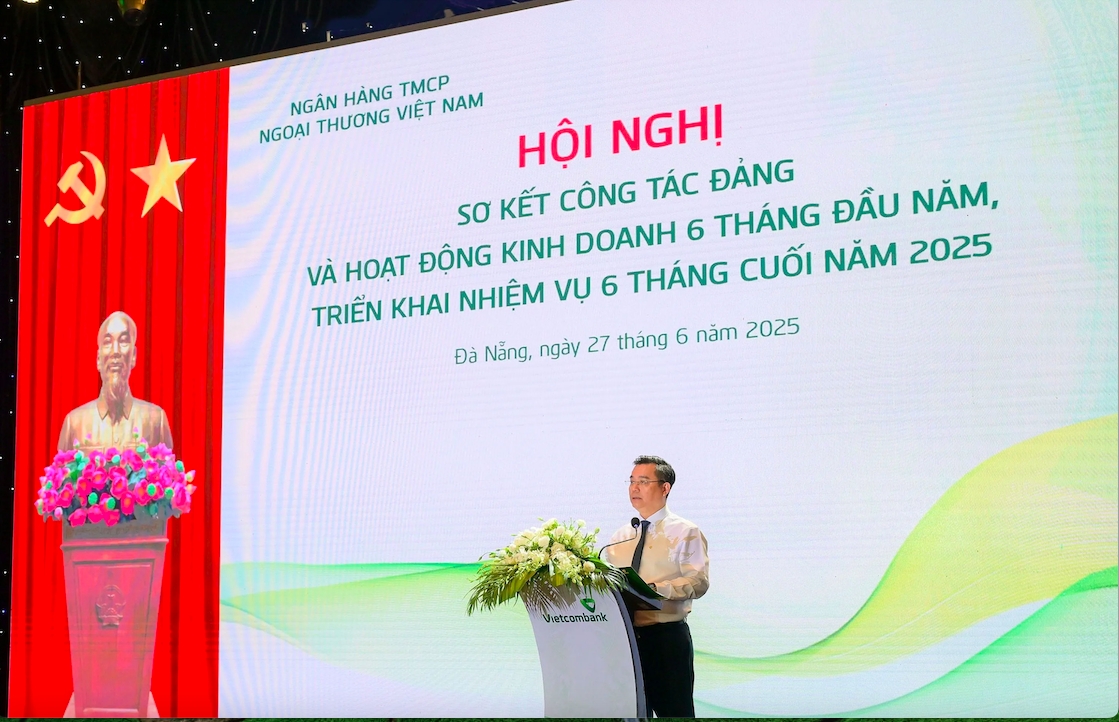 Vietcombank duy trì lãi suất thấp, tiếp sức cho tăng trưởng