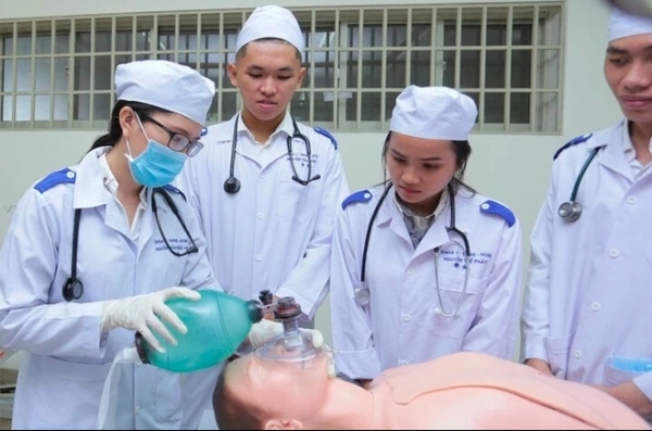 Trường Đại học Khoa học Sức khỏe, ĐHQGHCM tuyển dụng nhân sự