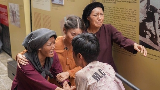 Trưng bày chuyên đề 'Bút sắc, lòng son'