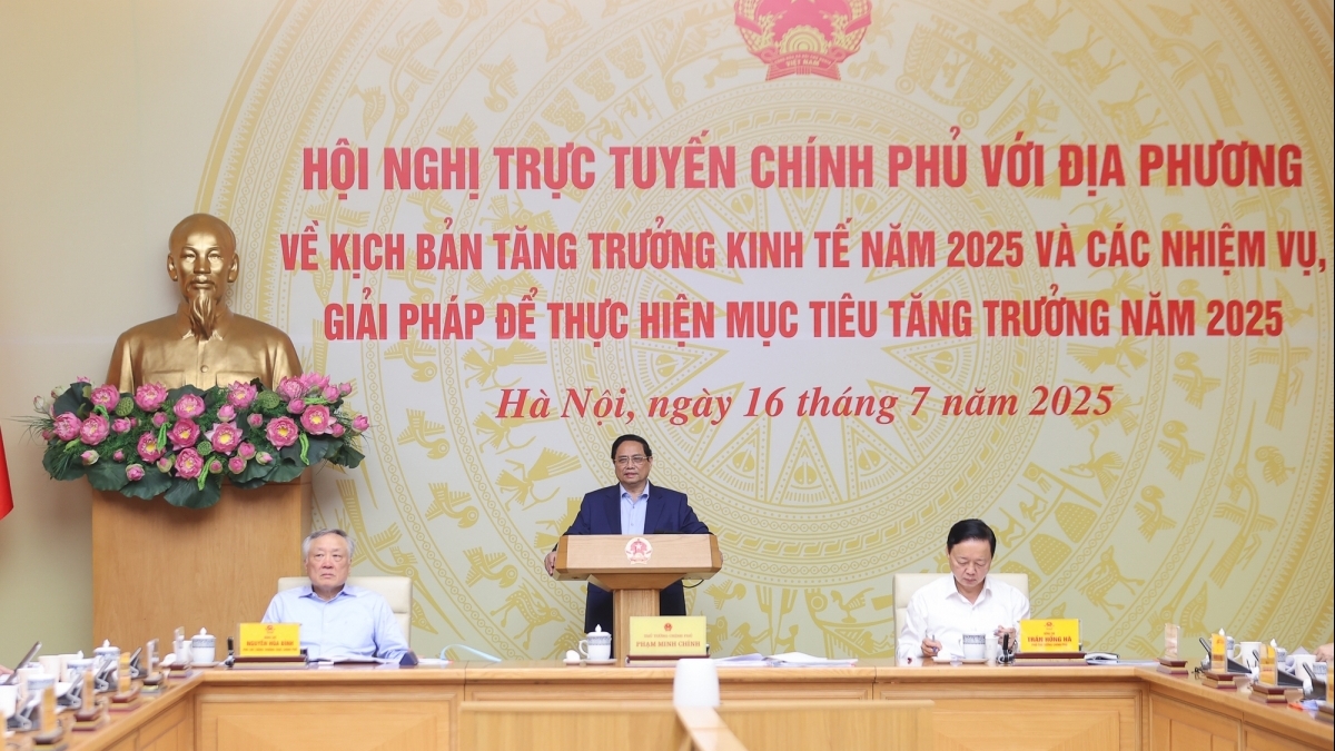 Chính phủ đặt mục tiêu tăng trưởng GDP năm 2025 từ 8,3-8,5%, phấn đấu đạt 10% vào năm 2026