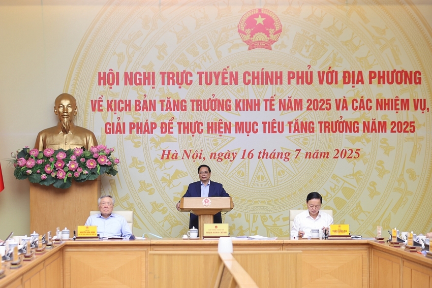 Chính phủ đặt mục tiêu tăng trưởng GDP năm 2025 từ 8,3-8,5%, phấn đấu đạt 10% vào năm 2026