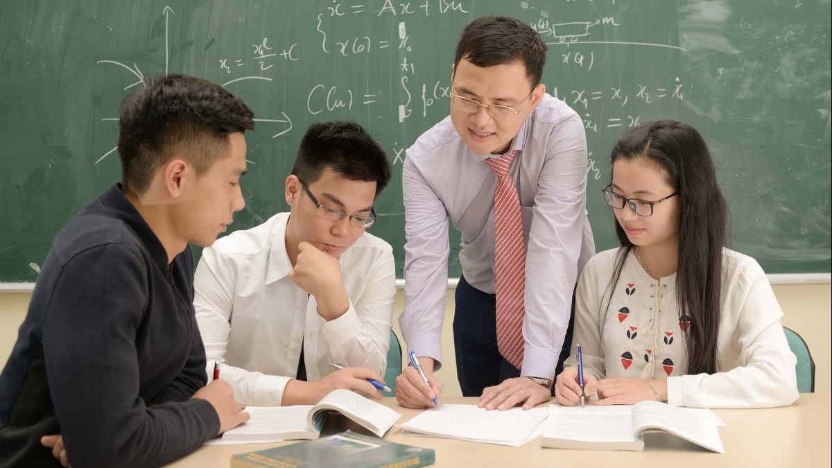 Dự báo điểm chuẩn các ngành Điều khiển, Tự động hoá năm 2025
