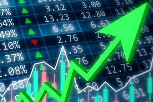 Thị trường chứng khoán ngày 24/7: VN-Index vượt mốc 1.520 điểm, cổ phiếu ngân hàng, lọc hóa dầu tăng mạnh