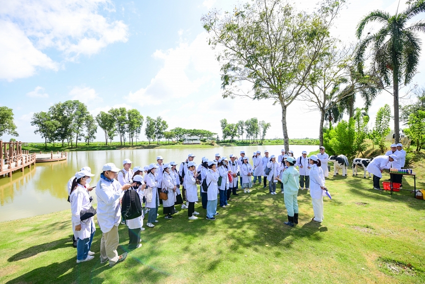 Vinamilk “Mở khóa tự nhiên” tại Green Farm: Mô hình sinh thái truyền cảm hứng doanh nghiệp.