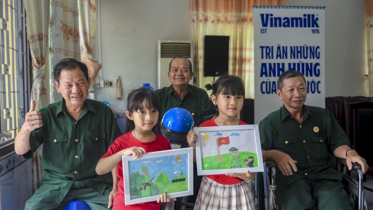 Vinamilk “ Viết tiếp câu chuyện hòa bình” bằng tranh và hành động
