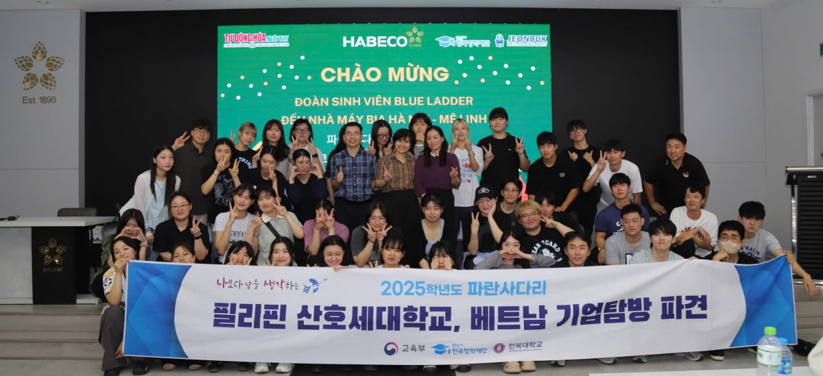 Sinh viên Hàn Quốc hào hứng khám phá môi trường làm việc tại Nhà máy Bia Hà Nội - Mê Linh