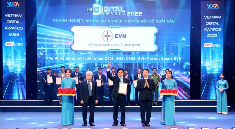 EVN chuyển mình mạnh mẽ, báo lãi hơn 8.200 tỷ đồng năm 2024