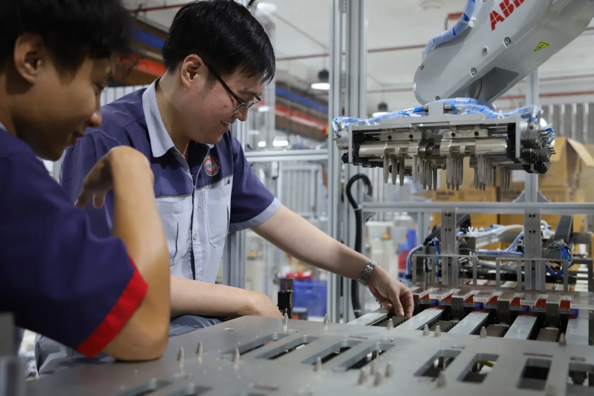 Xây dựng chiến lược đồng bộ thúc đẩy phát triển toàn diện ngành Robot trong nước