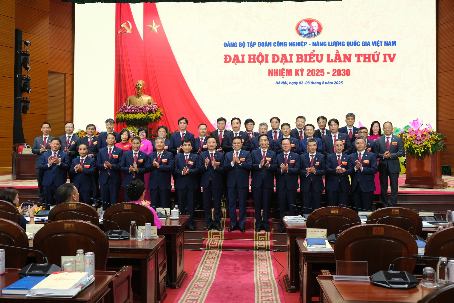 Petrovietnam giữ vững vị thế tập đoàn kinh tế hàng đầu đất nước và vươn tầm quốc tế