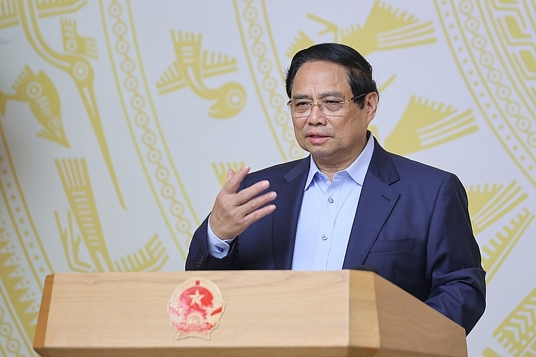 Thủ tướng: Chậm nhất tới 2027 phải thiết kế , chế tạo được chíp bán dẫn