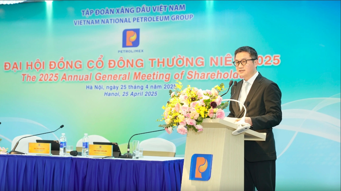Petrolimex: Tăng tốc lợi nhuận, tiên phong lộ trình năng lượng xanh