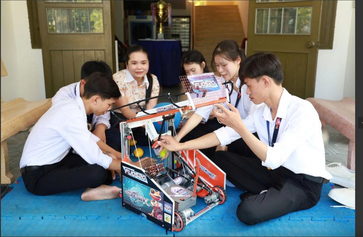 Hành trình giành ngôi vị quán quân và ước muốn chế tạo robot canh tác nông nghiệp