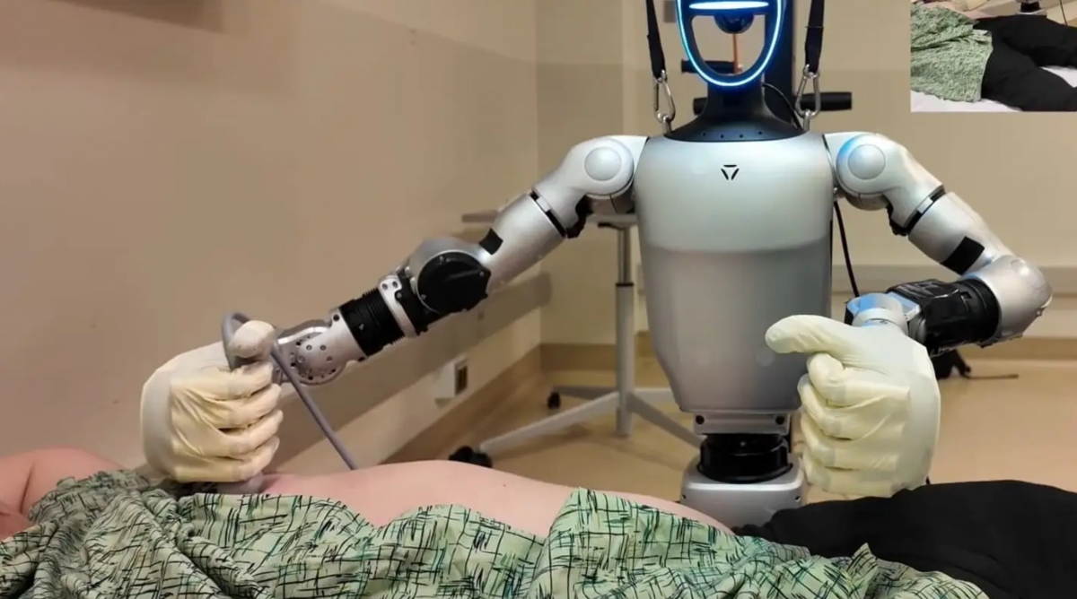 Khi bác sĩ có thêm “đồng nghiệp robot”