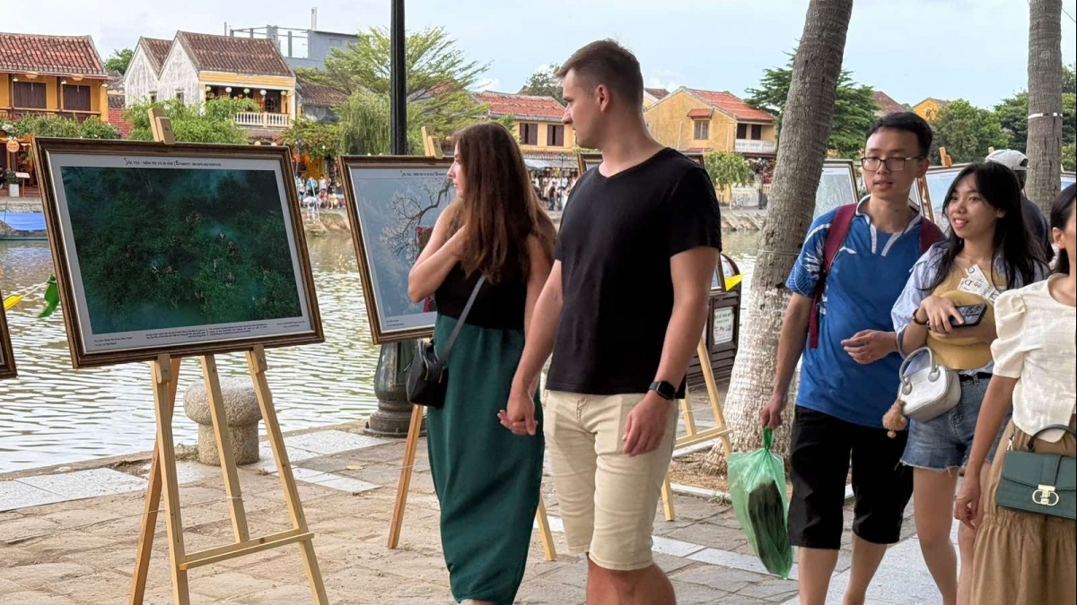 "Sắc tộc - Niềm tin và Di sản": Triển lãm khắc họa bản sắc dân tộc và khối đại đoàn kết