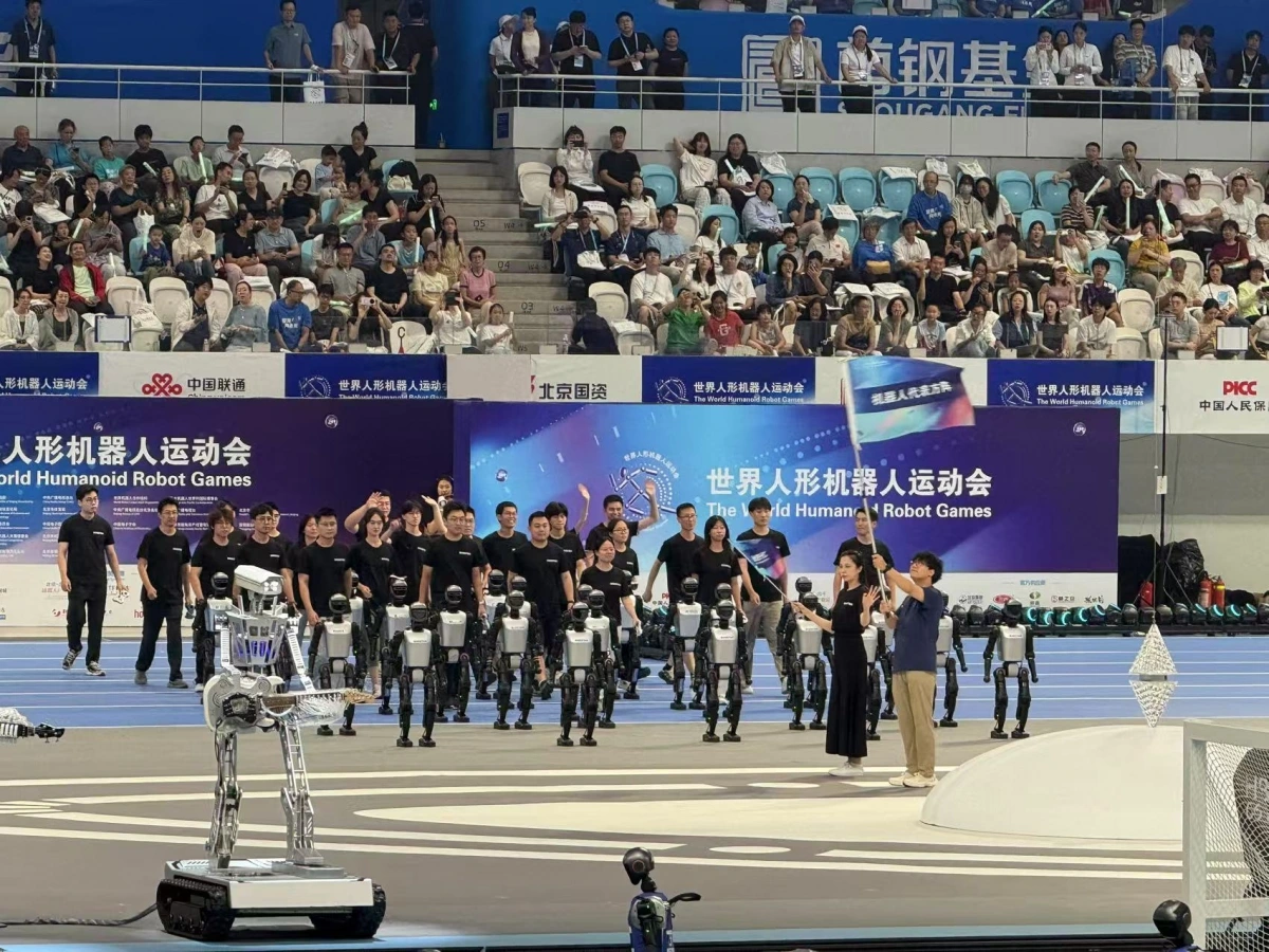 Robot đá bóng, boxing và chạy nước rút tại đại hội thể thao quốc tế lần đầu tiên