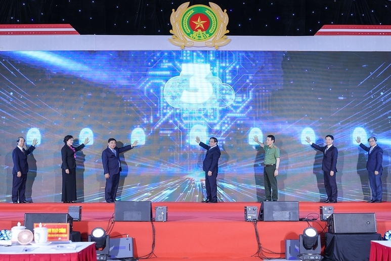 Thủ tướng: Chỉ bàn làm, không bàn lùi trong phát triển Trung tâm Dữ liệu quốc gia