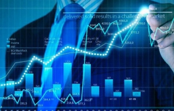 Thị trường chứng khoán 20/8: Vingroup kéo trụ, VN-Index lập đỉnh mới giữa biển đỏ