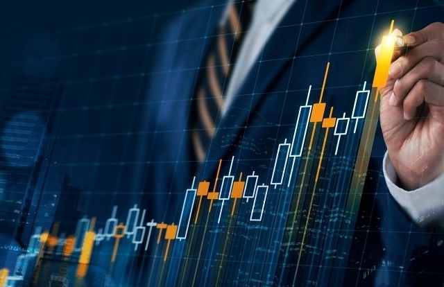 Thị trường chứng khoán ngày 21/8: Cổ phiếu ngân hàng bùng nổ, VN-Index tiến sát mốc lịch sử 1.700 điểm