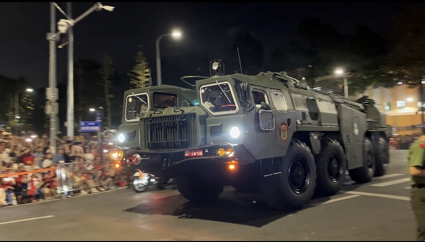 Tổng hợp luyện diễu binh kỷ niệm 80 năm Quốc khánh: Đội hình chỉnh tề, nhân dân nô nức cổ vũ