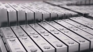 Thách thức mới cho ngành xe điện và năng lượng sạch khi bùng nổ hoạt động sản xuất pin