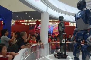Hàng vạn người đổ về triển lãm, cùng đất nước hát vang bài ca 80 năm thành tựu