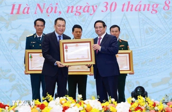EVN vinh dự nhận Huân chương Lao động hạng Nhì