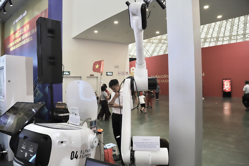 Khi robot bước vào không gian trưng bày của các bộ, ngành, địa phương tại Triển lãm A80 Khi robot bước vào không gian trưng bày của các bộ, ngành, địa phương tại Triển lãm A80