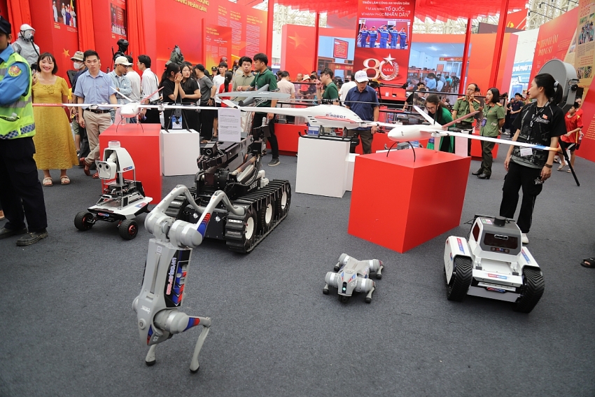 Robot và công nghệ hiện đại tạo điểm nhấn tại Triển lãm 80 năm thành tựu đất nước Robot và công nghệ hiện đại tạo điểm nhấn tại Triển lãm 80 năm thành tựu đất nước