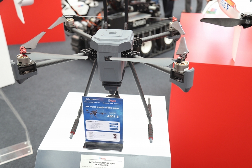 Ấn tượng robot giao tiếp như người tại Triển lãm 80 năm thành tựu đất nước Ấn tượng robot giao tiếp như người tại Triển lãm 80 năm thành tựu đất nước
