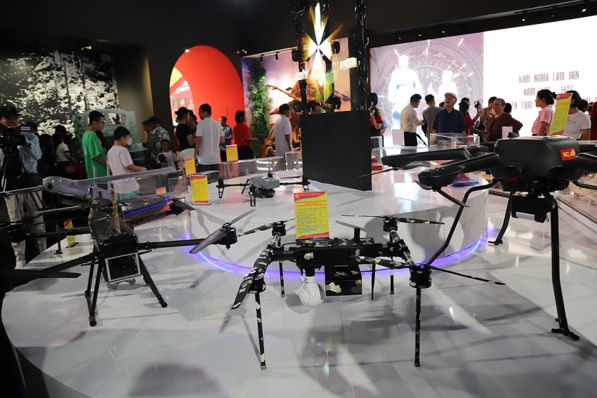 Robot và công nghệ hiện đại tạo điểm nhấn tại Triển lãm 80 năm thành tựu đất nước Robot và công nghệ hiện đại tạo điểm nhấn tại Triển lãm 80 năm thành tựu đất nước