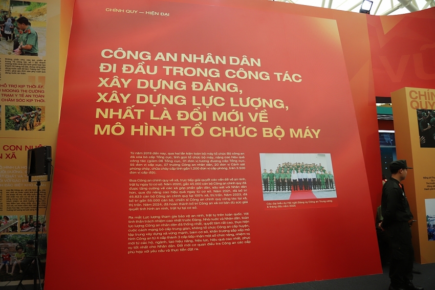 Khi công nghệ số và vũ khí hiện đại cùng hội tụ tại triển lãm của Bộ Công an