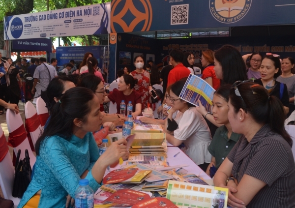 Gia hạn thêm 3 ngày nhập học, hệ thống sẽ đóng lại vào 17h ngày 2/9