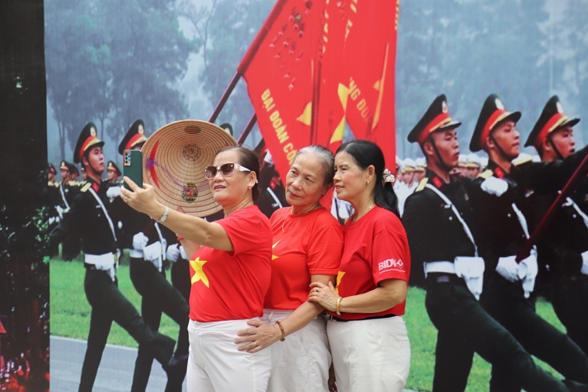 Hà Nội trong những ngày lịch sử: rực rỡ, hào hùng và tràn đầy cảm xúc