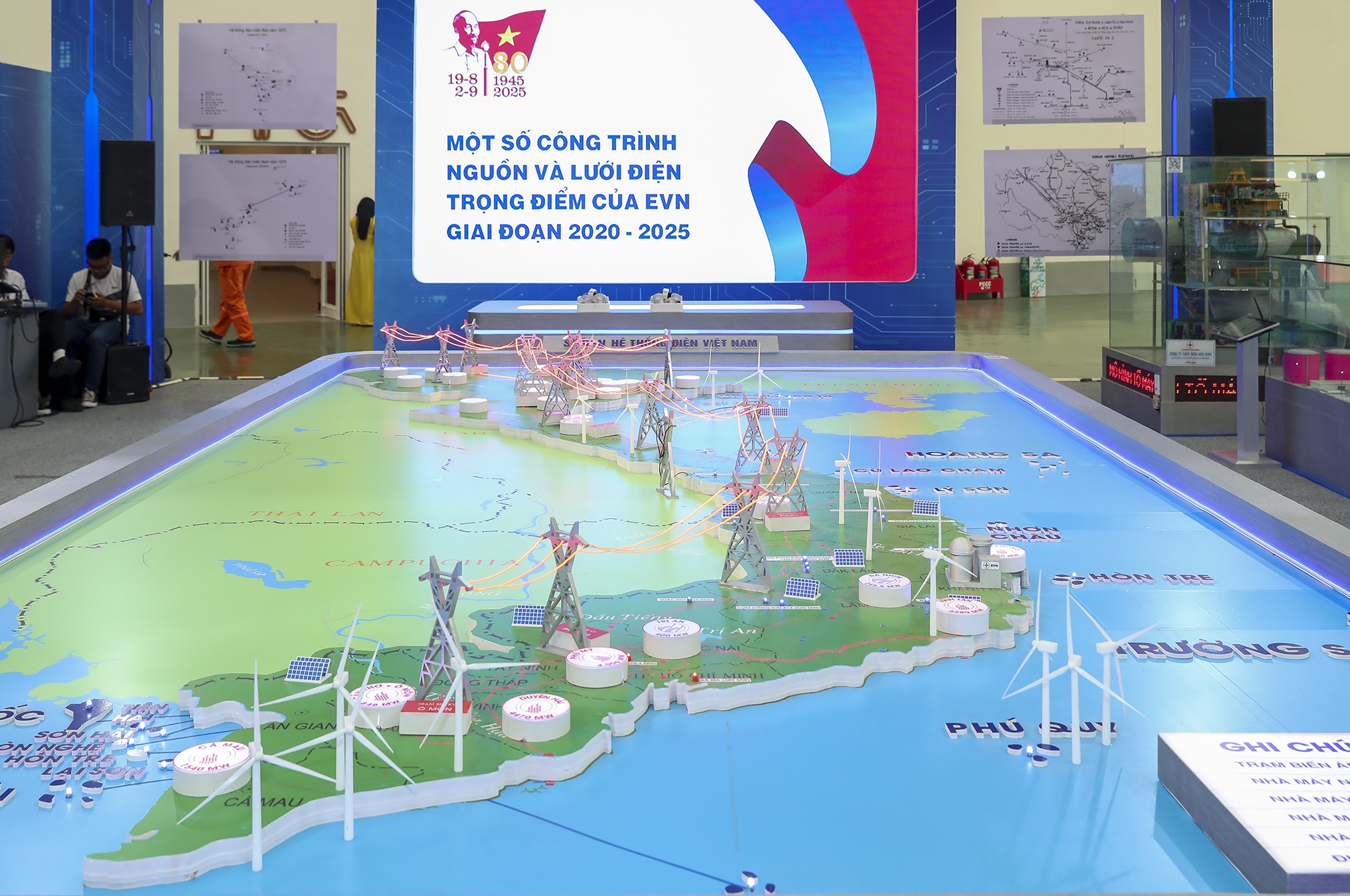 EVN và dấu ấn "đầu tàu kinh tế" tại Triển lãm "80 năm hành trình Độc lập - Tự do - Hạnh phúc"