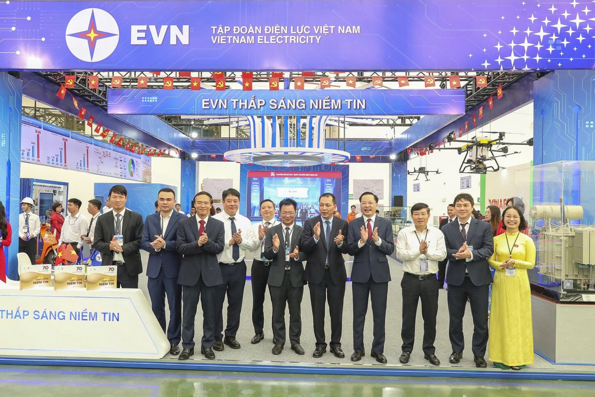 Không gian triển lãm của EVN thu hút nhiều khách tham quan tại Triển lãm 80 năm hành trình Độc lập - Tự do - Hạnh phúc