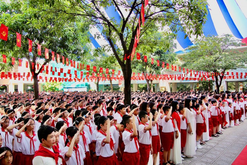 Trường Tiểu học Dịch Vọng A rộn ràng ngày khai giảng, mở ra hành trình mới cho thầy và trò