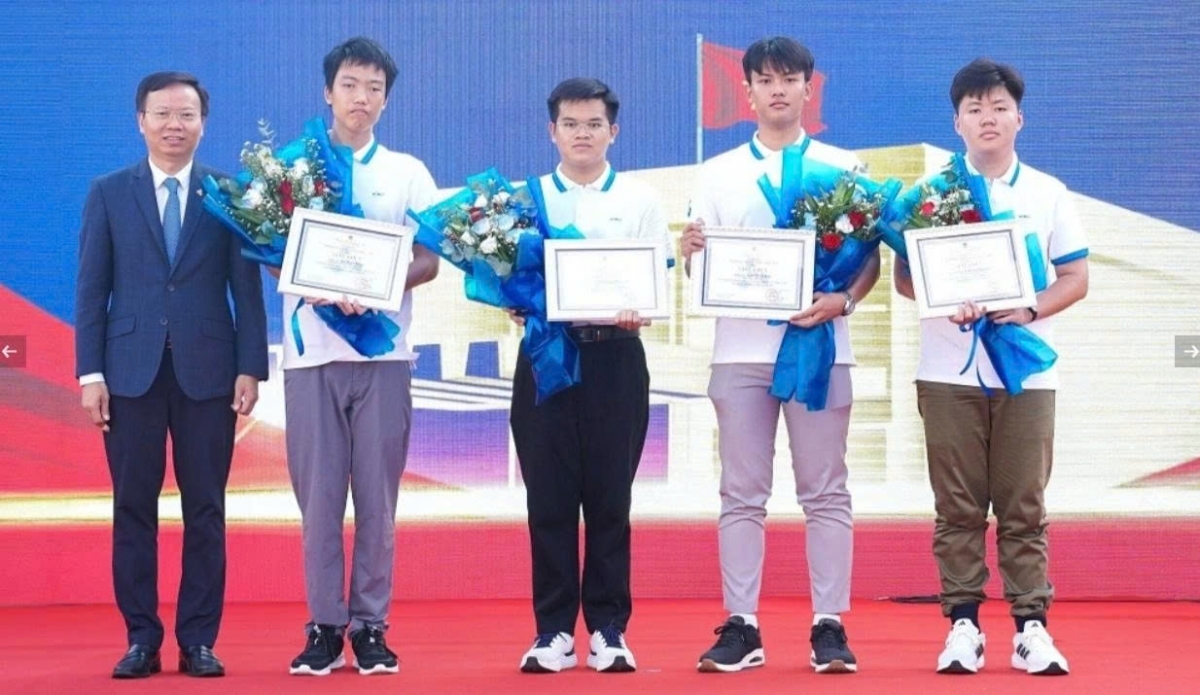 ‘Ngắm’ chân dung 4 thủ khoa lĩnh vực khoa học công nghệ Trường Đại học Bách khoa TP.HCM