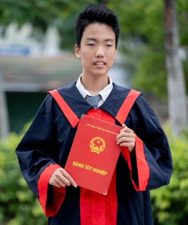 ‘Ngắm’ chân dung 4 thủ khoa lĩnh vực khoa học công nghệ Trường Đại học Bách khoa TP.HCM