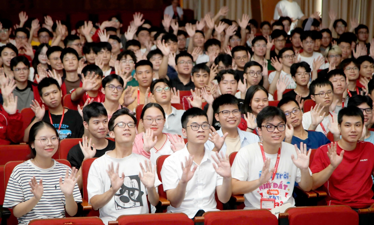 Sinh viên Đại học Bách khoa Hà Nội hào hứng tham gia lễ phát động cuộc thi “AI Thực chiến” khu vực miền Bắc