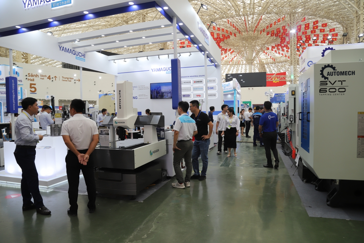  FBC ASEAN 2025 là sự kiện triển lãm thương mại đầu tiên được tổ chức sau khi Trung tâm Triển lãm Quốc gia Việt Nam được khánh thành vào ngày 19/8/2025.
