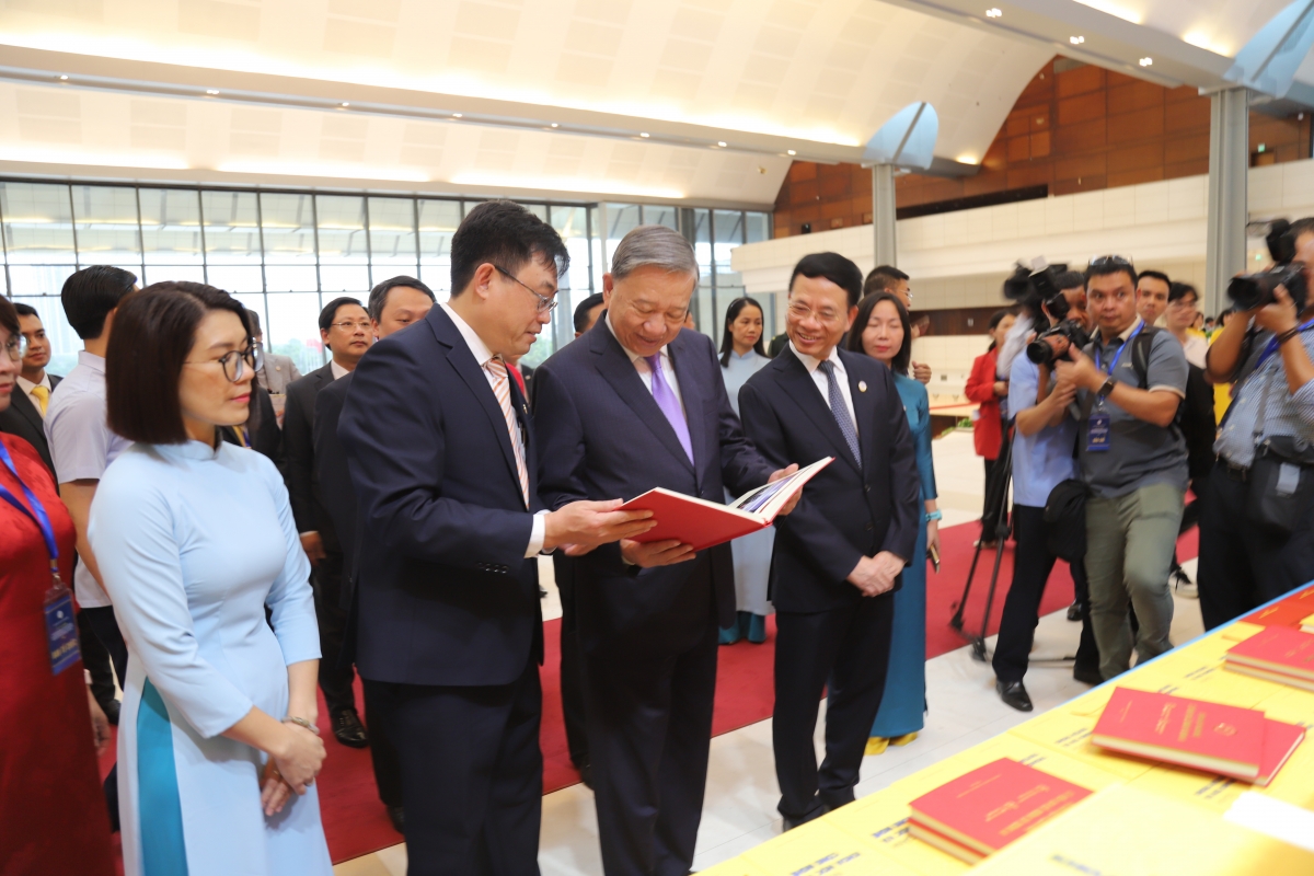 Tổng Bí thư Tô Lâm: Khoa học công nghệ mở lối cho tăng trưởng nhanh và bền vững
