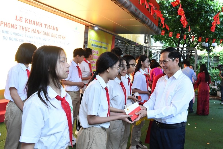 Hà Nội: Khánh thành phòng thực hành giáo dục STEM tại Trường THCS Tây Mỗ