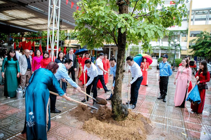 Hà Nội: Khánh thành phòng thực hành giáo dục STEM tại Trường THCS Tây Mỗ