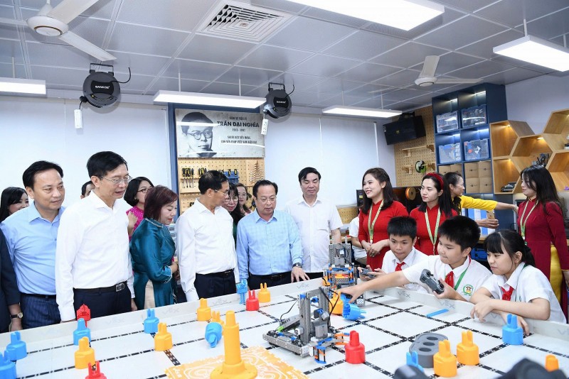 Hà Nội: Khánh thành phòng thực hành giáo dục STEM tại Trường THCS Tây Mỗ