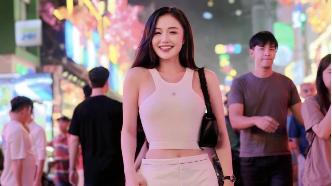 Cô gái Gen Z chia sẻ góc khuất nghề Idol Live: Thu nhập ổn định nhưng thường xuyên nhận bình luận khiếm nhã